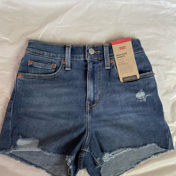 Levi High Rise Shorts Hypersoft Size 25 - Picture 2 of 10
